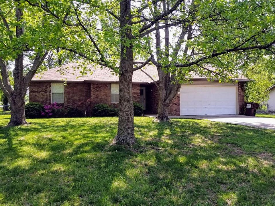1st image of 118 Grand Prairie Dr