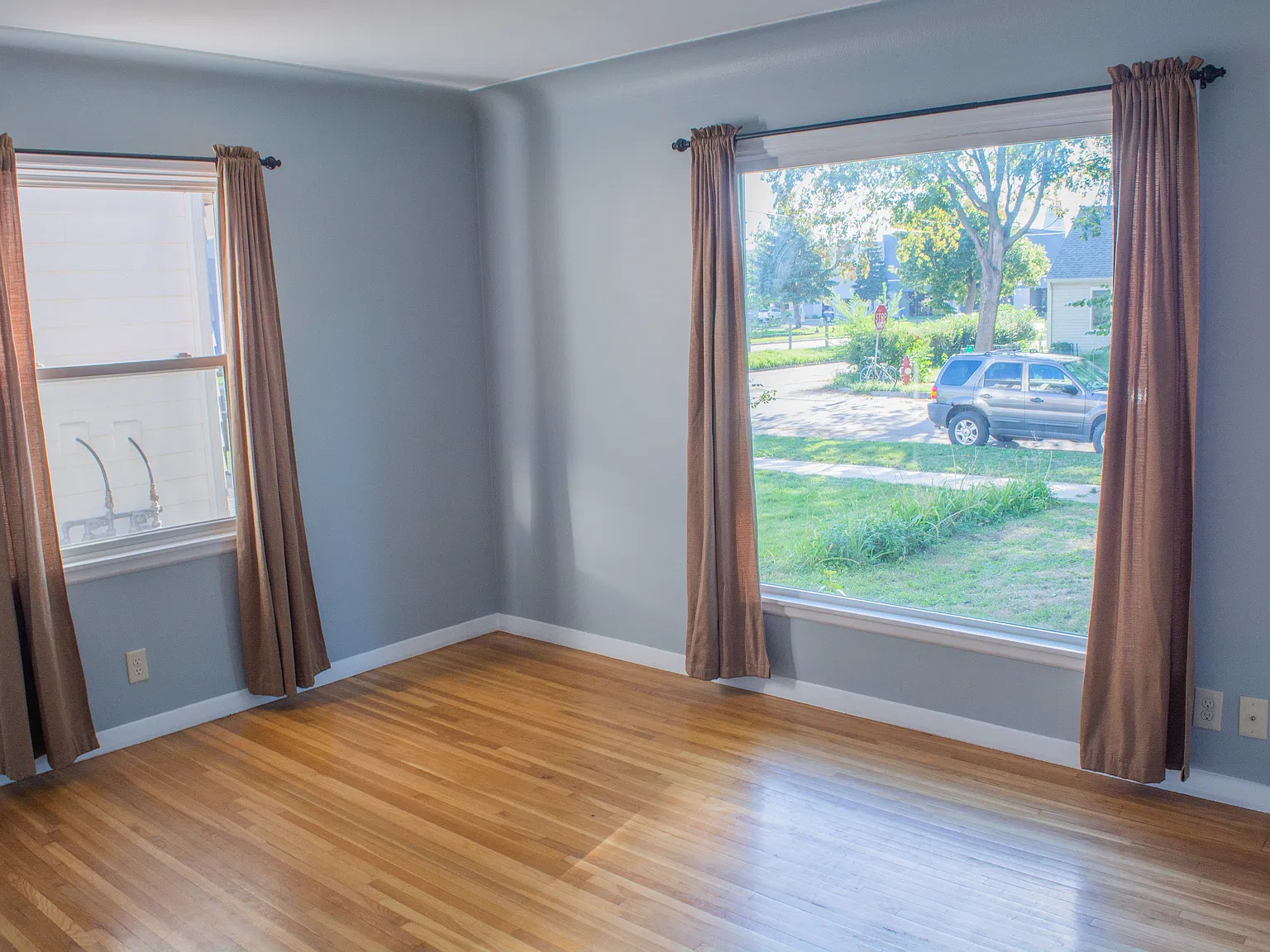 5 bed, 1656 sqft, $3,000 — Photo 2