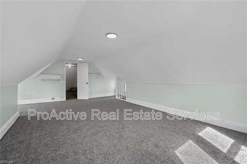 3 bed, 2.5 bath, 2000 sqft, $2,750 — Photo 3