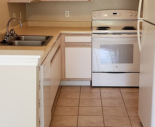 2nd image of 364 Morningside Dr APT 4