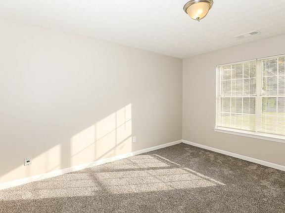 4th image of 8803 Ansley Way