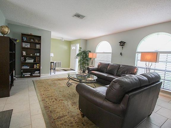 3rd image of 369 Allens Ridge Dr E
