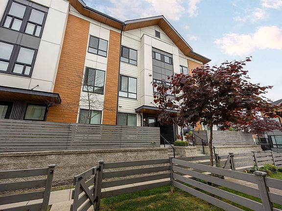 3rd image of 15111 Edmund Dr #123