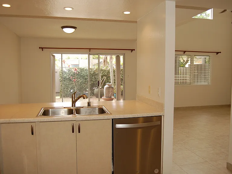 559 Keolu Dr — Photo 14