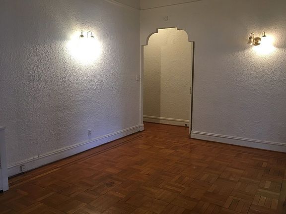4th image of 655 Manhattan Ave APT 2R