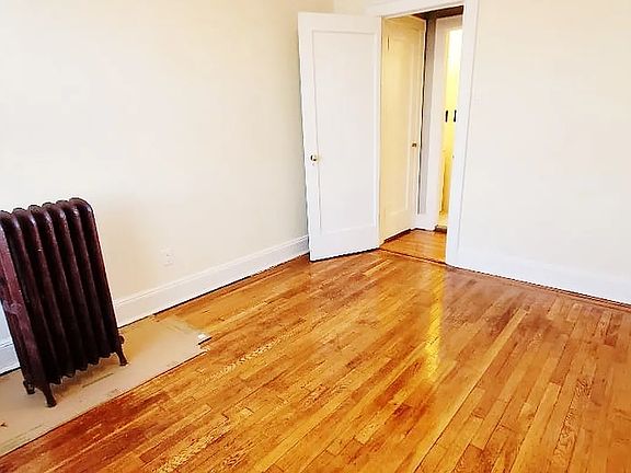 4th image of 28-26 44th St #A1