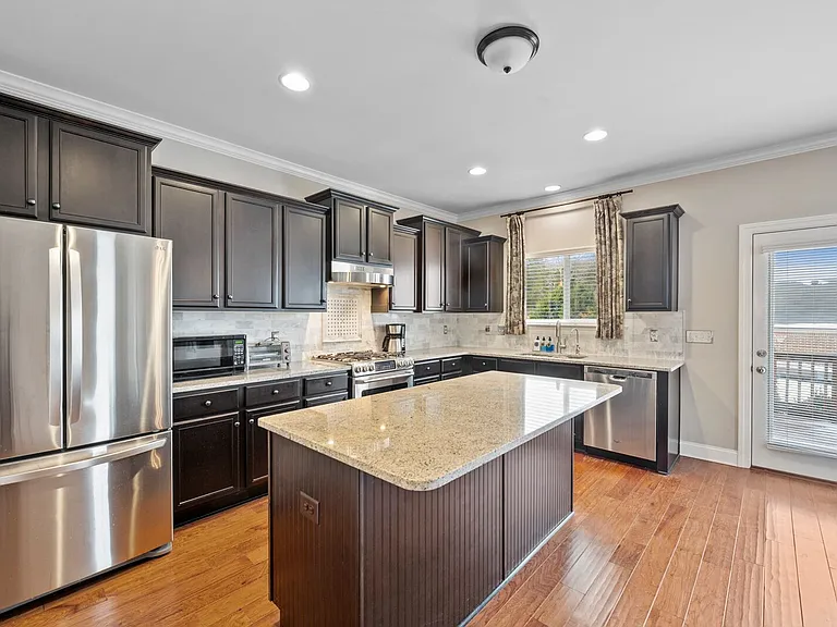 3103 Oxford Dr — Photo 9