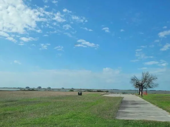 86 Turtle Bay Cv, Palacios, TX 77465