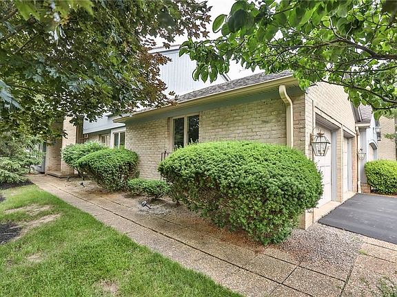 2nd image of 15 Tobey Ct #4