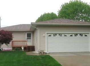 2308 Newport Dr SW, Cedar Rapids, IA 52404