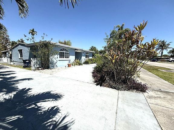 3rd image of 9825 SW 54th St