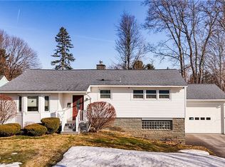 32 Root St, New Hartford, NY 13413