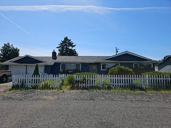 977 SW Hall Ave, Mill City, OR 97360