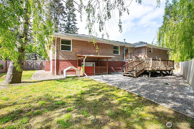 2nd image of 997 W Larson Road