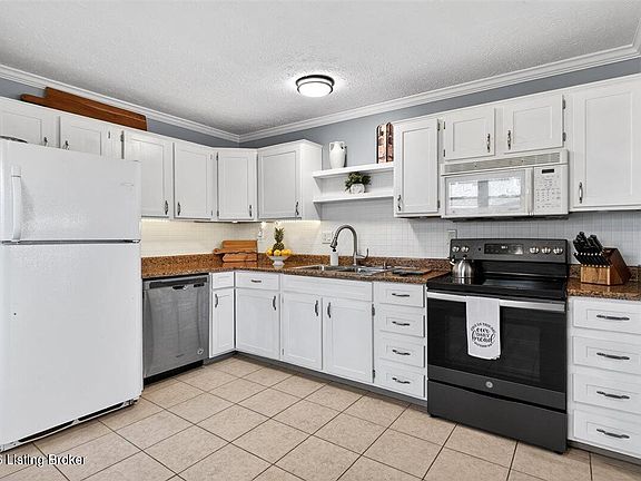 4th image of 5208 Windy Willow Dr