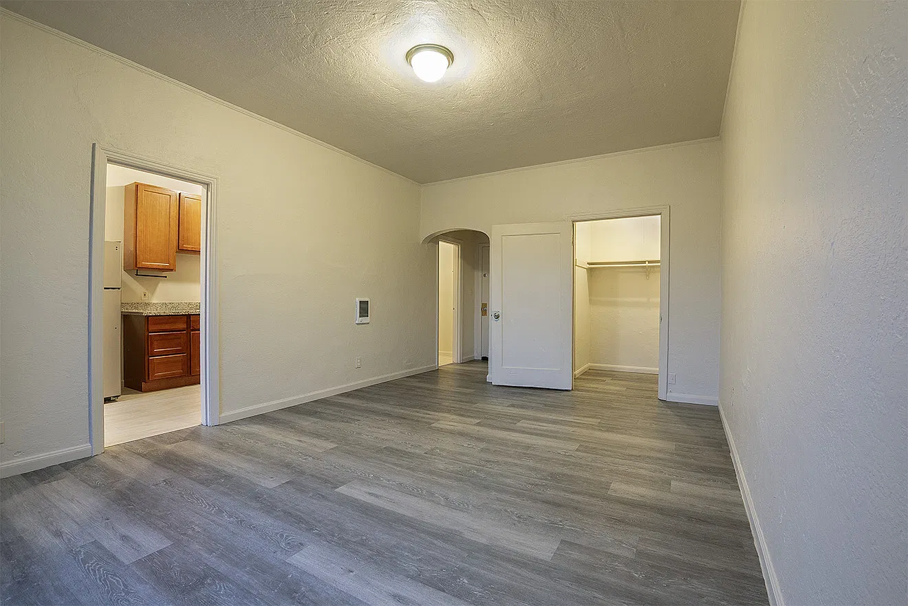 Avenal Apartments — Photo 4