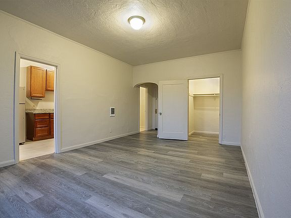 3rd image of 5735 Avenal Ave APT 208