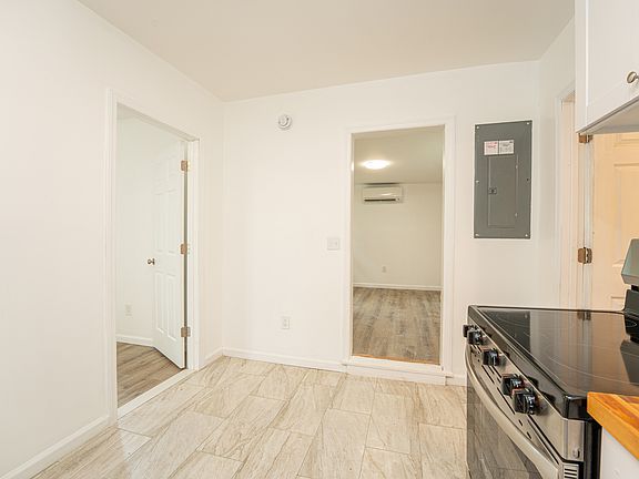 4th image of 297 Atlantic Ave