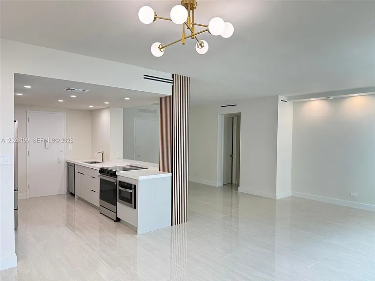 5055 Collins Ave #6F — Photo 4