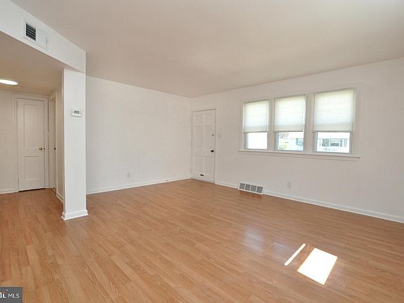 4th image of 432 N Coles Ave