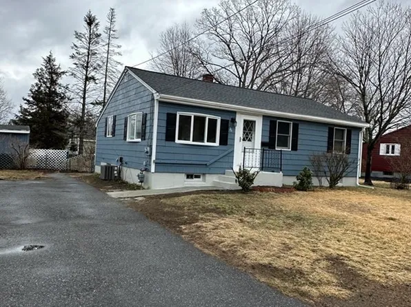 36 Glenmere St, Lowell, MA 01852