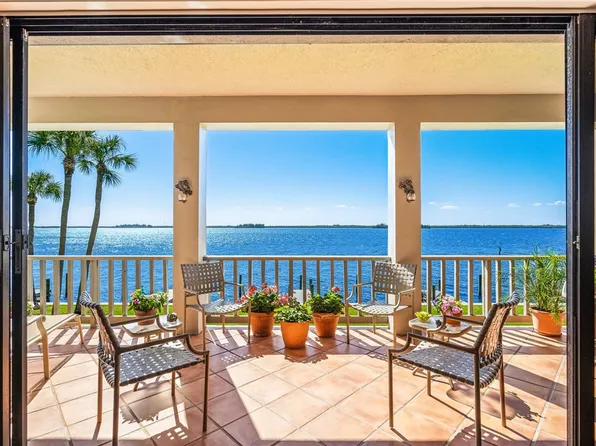 1001 Bay Rd APT 204, Vero Beach, FL 32963