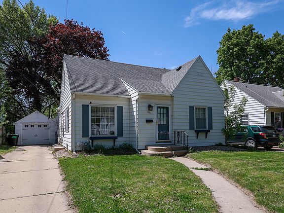 4th image of 1111 4th Ave SE