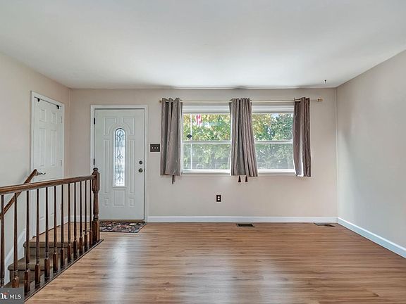 3rd image of 4716 Kentwood Ln