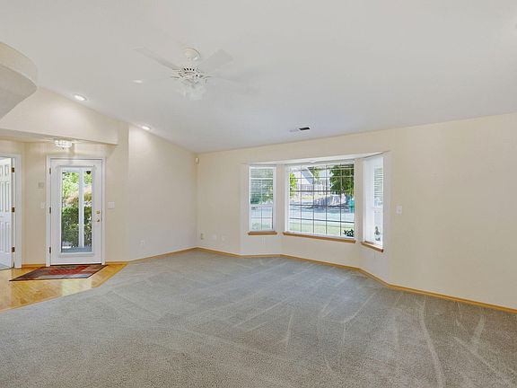 5th image of 100 SE Liberty Dr