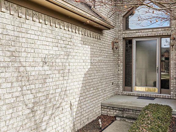 3rd image of 51556 Shadywood Dr