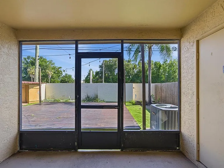 7615 Lemon Wood Ct — Photo 35