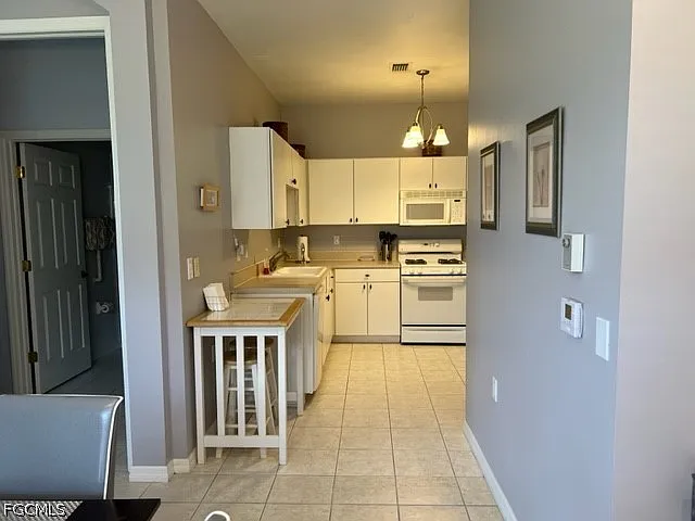 10541 Diamante Way — Photo 9