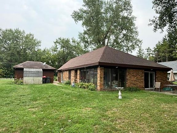 3rd image of 5578 Woodland Dr