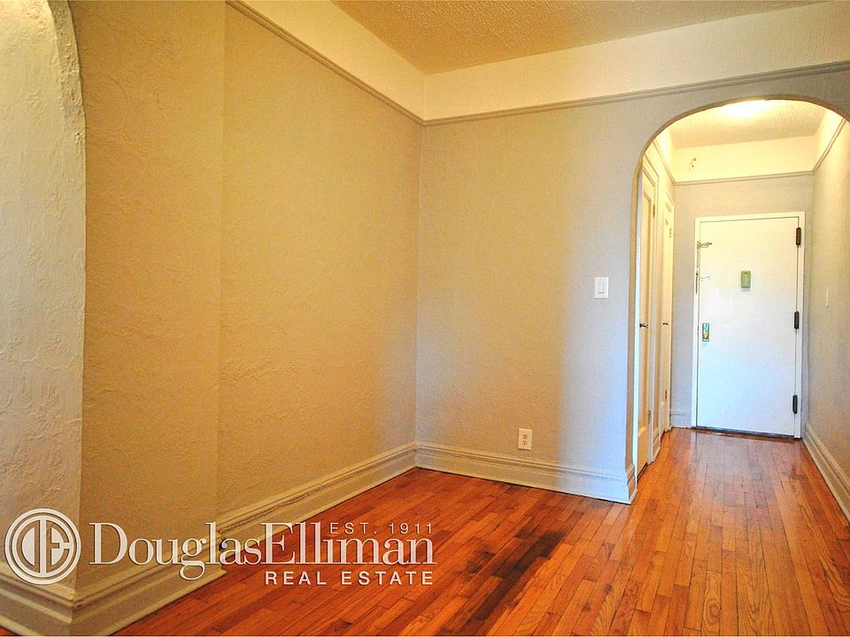 2nd image of 1045 Saint Johns Pl APT D8
