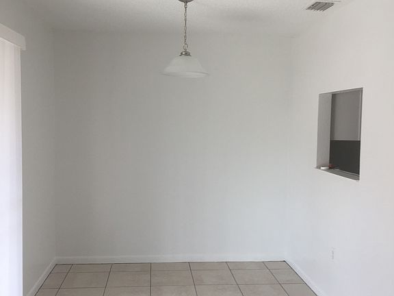 Breakfast Nook with pass-through to kitchen