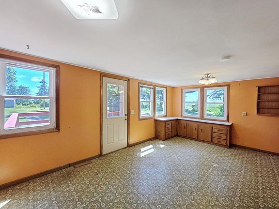 4th image of 41427 390th St