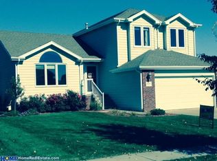 5942 Bridle Ln, Lincoln, NE 68516