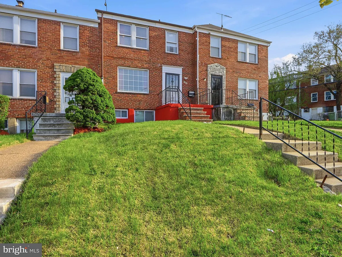 Building Photo - 3603 Ravenwood Ave #1
