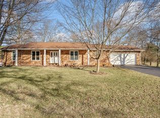 11 Matterhorn Dr, Glen Carbon, IL 62034