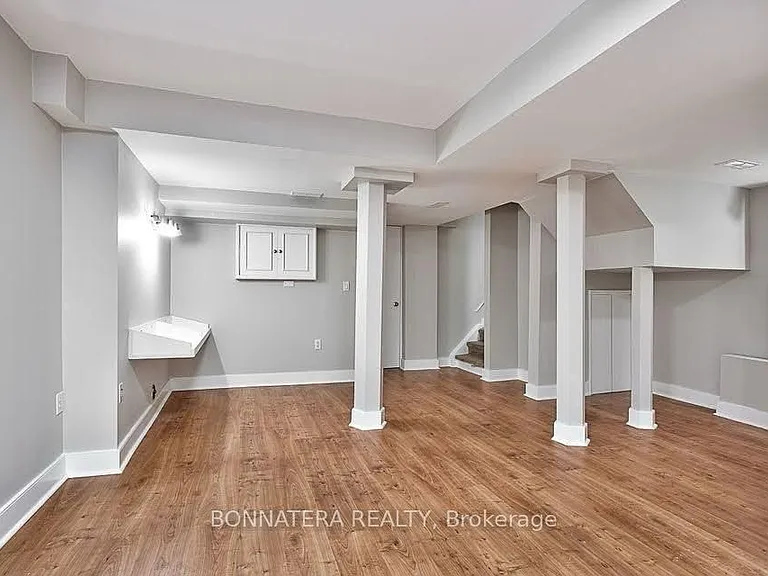 2399 Newcastle Cres — Photo 12