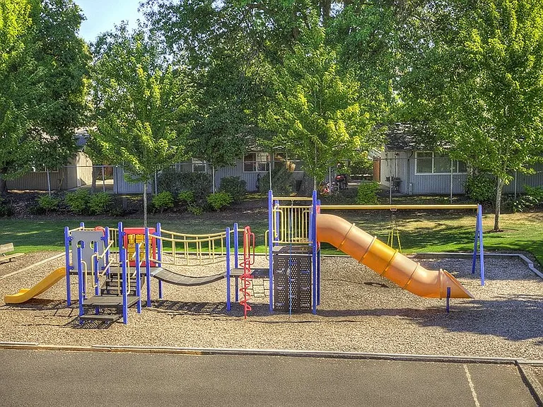 West Hills Village — Photo 9