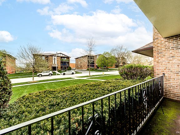 5th image of 7932 Paxton Ave #1B