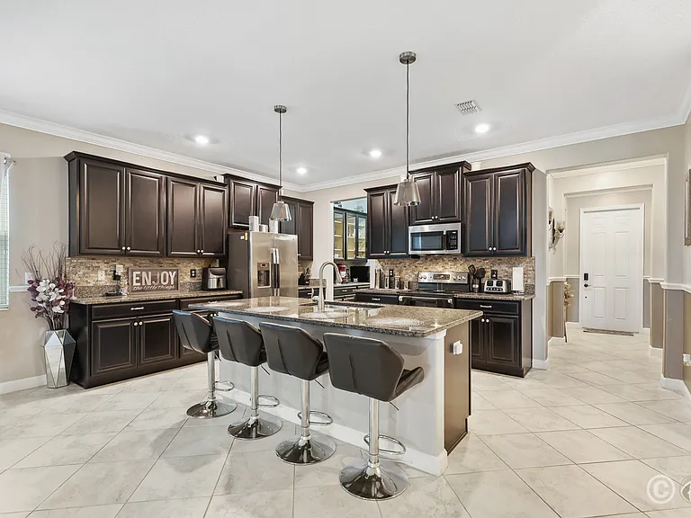 9650 Ivory Dr — Photo 4
