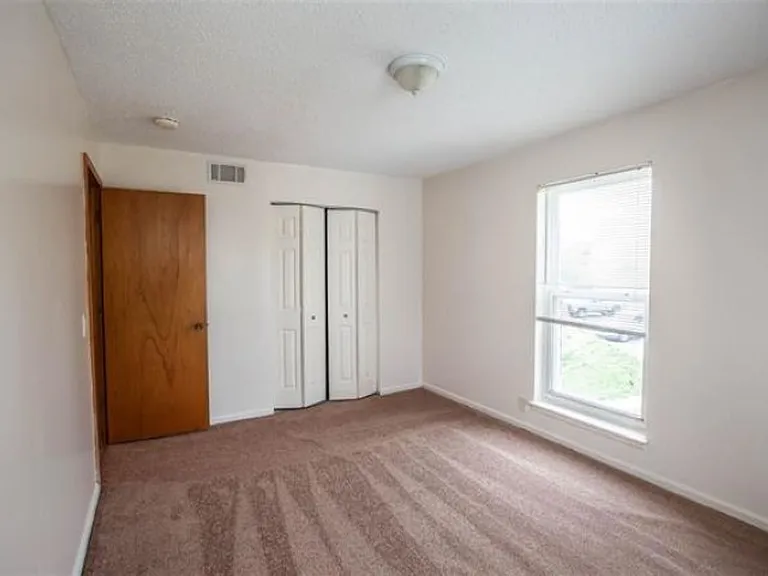 701 Dondee Dr #10 — Photo 9