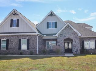637 Charleston Mills Dr, Midland City, AL 36350