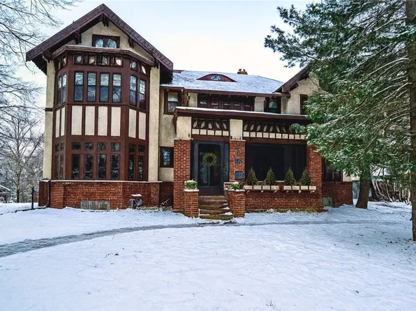 329 Park Circle, Menomonie, WI 54751