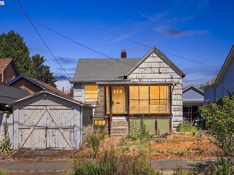 1st image of 1917 SE Taggart St