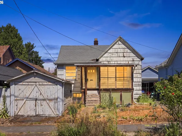 1917 SE Taggart St, Portland, OR 97202