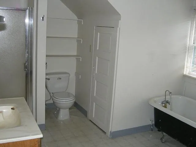 2104 S Sheridan Ave — Photo 5
