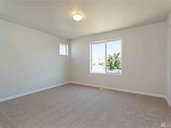 4th image of 18942 111th Avenue Ct E